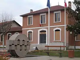 The town hall in Chaponnay