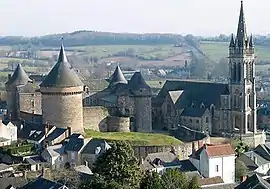 The château and the church of Notre-Dame