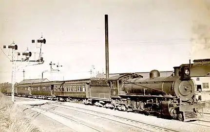 Class 4A at Driehoek at Simmer & Jack’s mine with a passenger train from Breyten, c. 1930