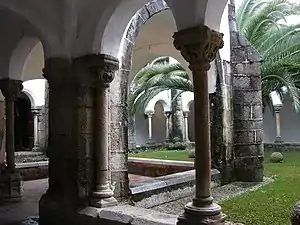 São Bernardo Convent cloisters supported by buttress.