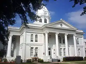 Colbert County Courthouse in Tuscumbia