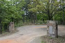 Confederate Mothers Memorial (Donated in 1921; Image: April 18, 2015)