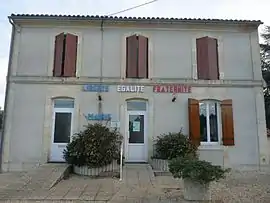 The town hall in Corignac