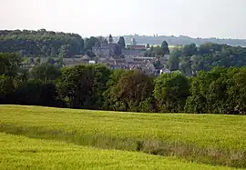 A view of the village from the Chaussée Jules César, in Courcelles-sur-Viosne