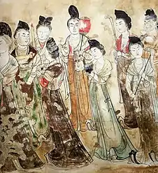 Court Ladies of the Tang dressed in Banbi with scarfs wrapped around it.