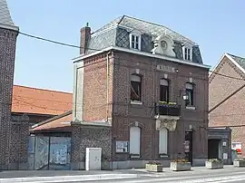 The town hall in Coutiches