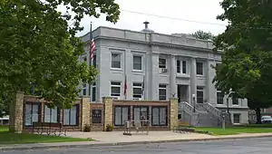 Dade County Courthouse in Greenfield