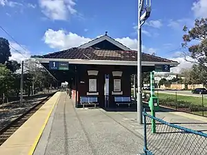 Daglish station platform shelter