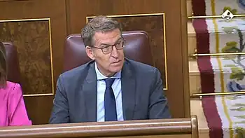 Alberto Núñez Feijoó listening to a speech in the Congress of Deputies