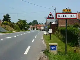 The road into Delettes