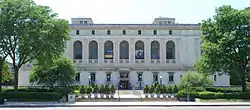 Detroit Public Libraryby Cass Gilbert