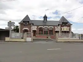 The town hall and school of Deuillet