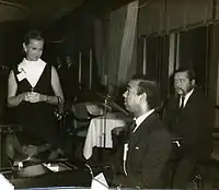 Bobby Short (center, at piano)