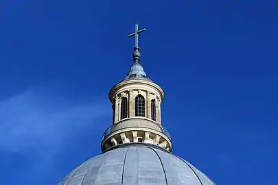 The present-day cross atop the roof lantern