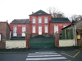 The town hall in Dominois