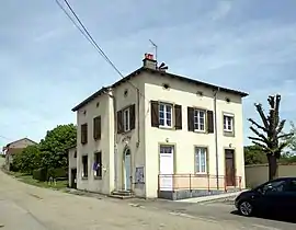 The town hall in Domvallier