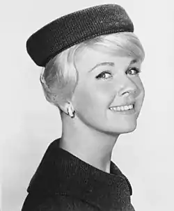 Actress Doris Day wearing a pillbox hat in 1960