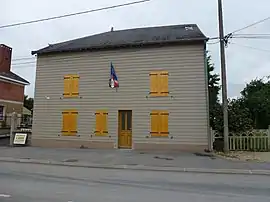 The town hall in Doux