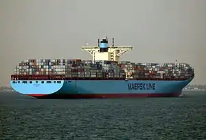 Mærsk group container ship Edith Maersk (11.000 TEU/156,907 tons DW) in the Suez Canal