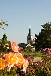 The church in Huisseau-sur-Mauves