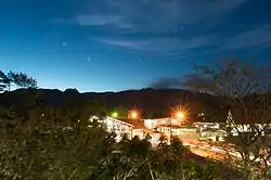 El Valle at night