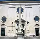 View against the façade of Santa Maria sopra Minerva