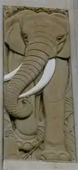 34, rue Pasquier: Elephant by Saupique