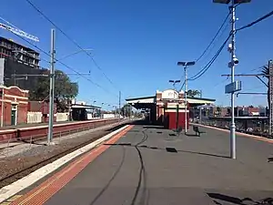 Southbound view from Essendon platforms 2&3 facing towards platform 1