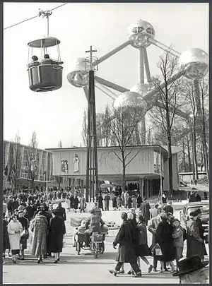 The gondola lift. Background: the Atomium