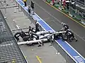 Williams F1 Pit Crew and FW33, 2011 Australia Grand Prix, Thursday practice session, 24 March 2011