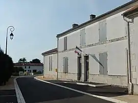 The town hall in Soulignonne