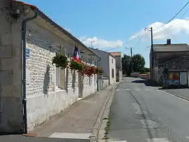 The town hall in Beaugeay