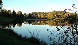 Meuzac across La Roche Lake