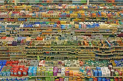 Image 11Packaged food aisles at a Fred Meyer hypermarket in Portland, Oregon (from Hypermarket)