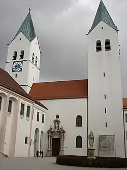 The co-seat of the Archdiocese of Munich and Freising is Cathedral of Our Lady’s Nativity, Sts. Corbinian, Lantpert, Nonnosus, and Sigismund.