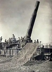 A mle 1915 with its barrel elevated.