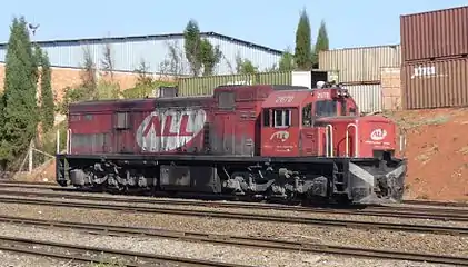 ALL no. 2670, ex SAR no. 33-401, in América Latina Logística livery at Tatuí, São Paulo, Brazil, 29 September 2011