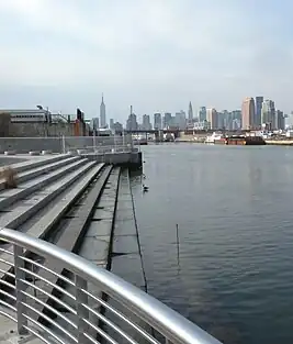 Newtown Creek Nature Walk: steps into the water