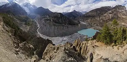 Gangapurna glacier and lake near Manang