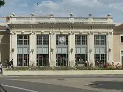 Facade of Valence-Ville railway station.