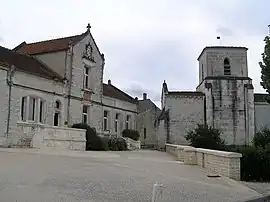 The town hall and church in Gimeux