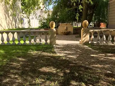 View of the lion fountain