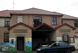 The town hall and school in Gircourt-lès-Viéville