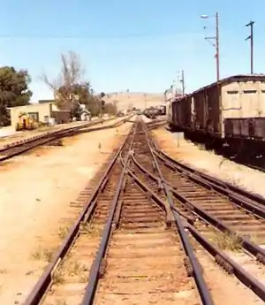 Triple gauge – 1067 mm (3 ft 6 in), 1435 mm (4 ft 8+1⁄2 in) and 1600 mm (5 ft 3 in) tracks at Gladstone (SA) in 1986