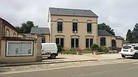 The town hall in Gouillons