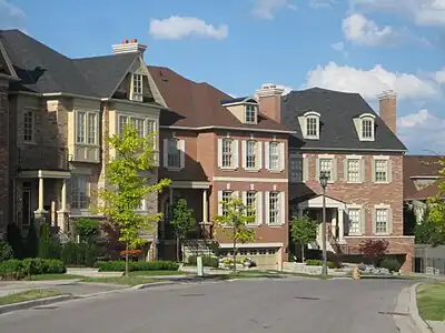 Houses in the newer eastern section of Governor's Bridge