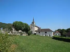 The church and town hall in Gresin