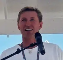 Photo of Gretzky speaking