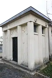 Simplified reinterpretations of the Doric columns (with a basic rectangular capital or base, or just as a shaft) - Gustave Simon Grave, Préville Cemetery, Nancy, France, unknown architect, after 1926