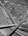 Aerial view of Philadelphia Zoo, looking south (2003). Pennsylvania Railroad, Connecting Railway Bridge crosses Schuylkill River (bottom), with the current Girard Avenue Bridge above it.